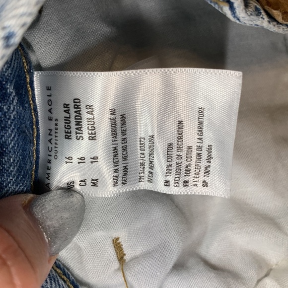 American Eagle Curvy Mom Jeans size 16 - Picture 8 of 12